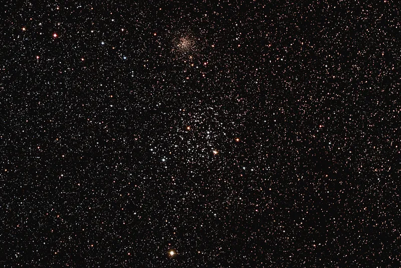 Der Sternhaufen M 35 mit dem kleinen Nachbarhaufen NGC 2158